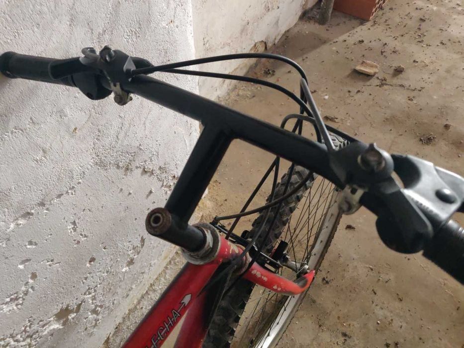 Bicicleta BTT e Bicicleta antiga