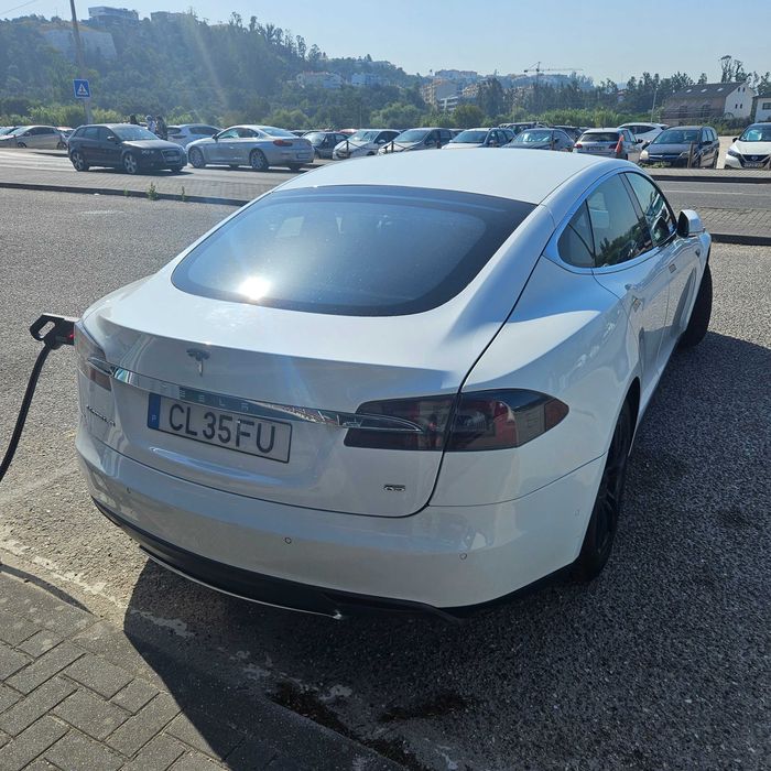 Vendo Tesla S 85 Impecável de tudo