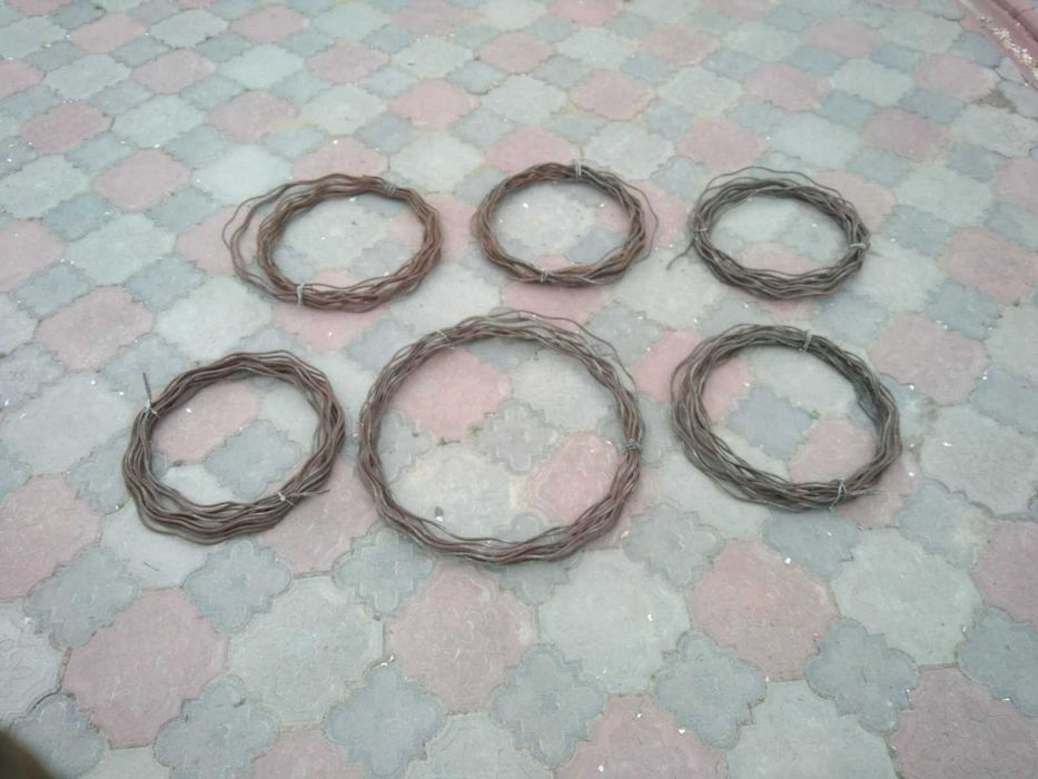 Стальний трос . .