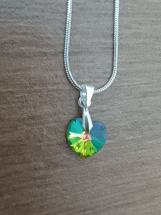 Serduszko Swarovski zawieszka z łańcuszkiem