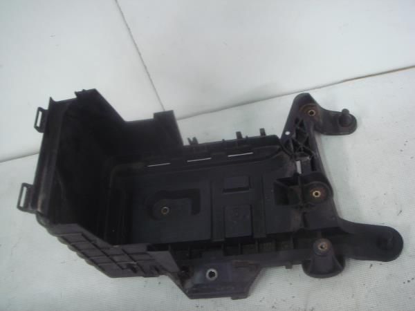 Caixa De Alujamento De Bateria Volkswagen Passat (3C2)