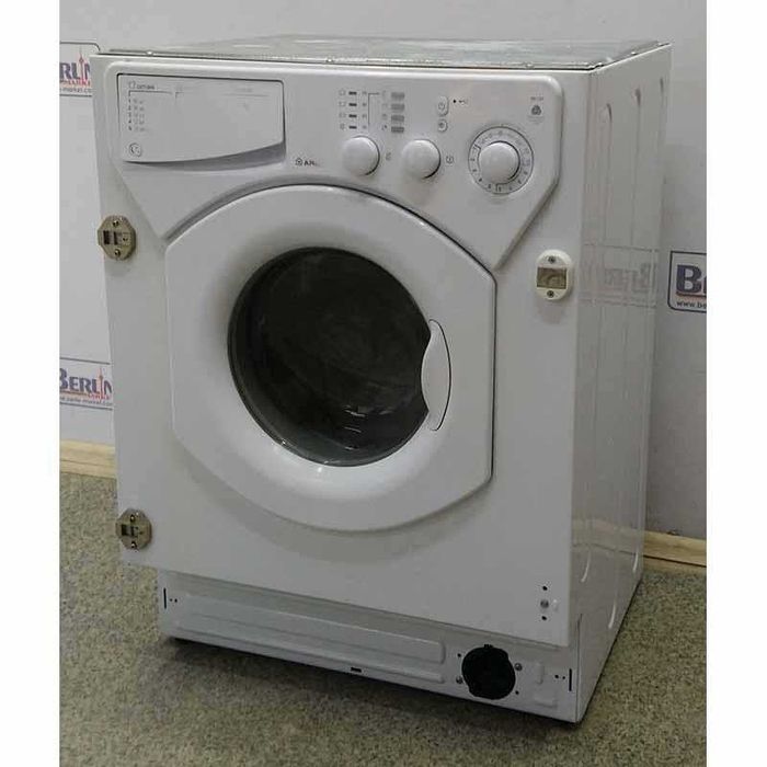Продам стиральную машину Hotpoint Ariston LBE129 б/у.