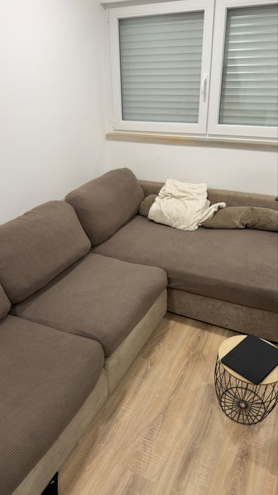 Sofa castanho com chaise longue