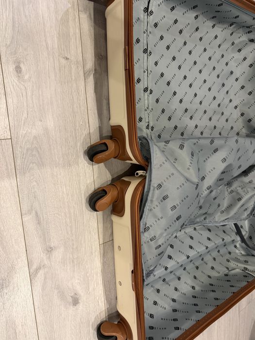 Валіза дорожня Bloom 147 S Молочний