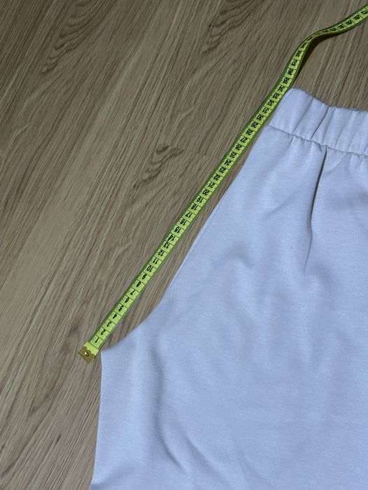 Прямые трикотажные штаны со стрелками