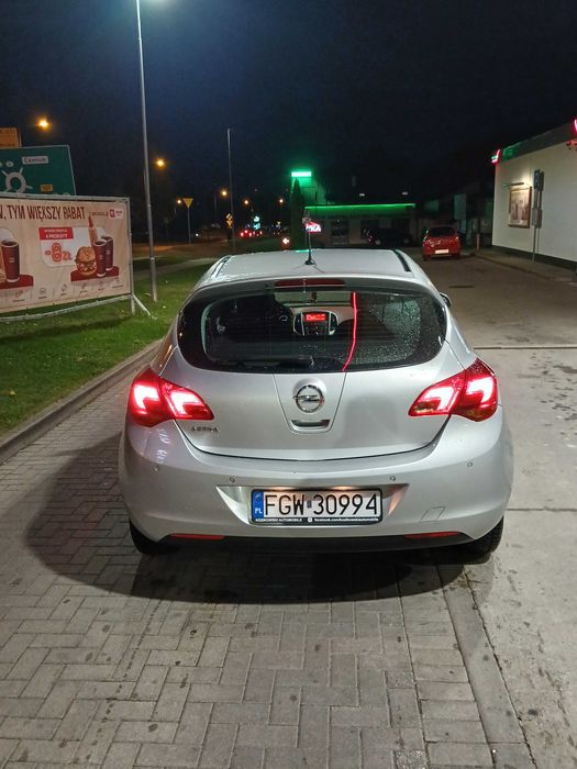 Sprzedam Opel Astra 2010 rok