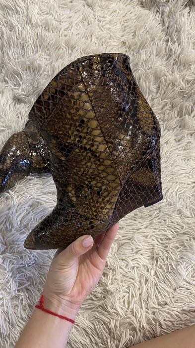 Ботинки козаки  Италия натуральный кожа питона