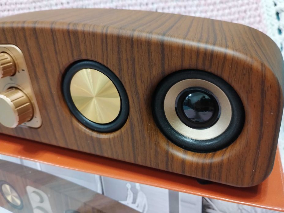 Для музыки и аудиокниг Блютуз / USB / AUX / SD-карта / Тюнер муз центр