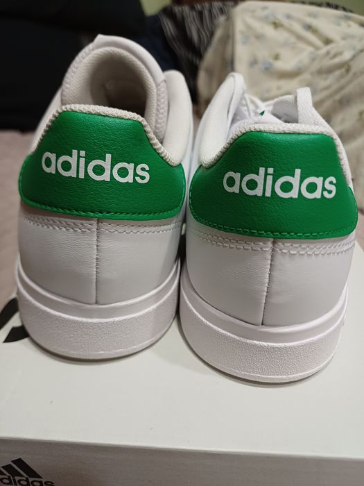 Sapatilhas Adidas brancas