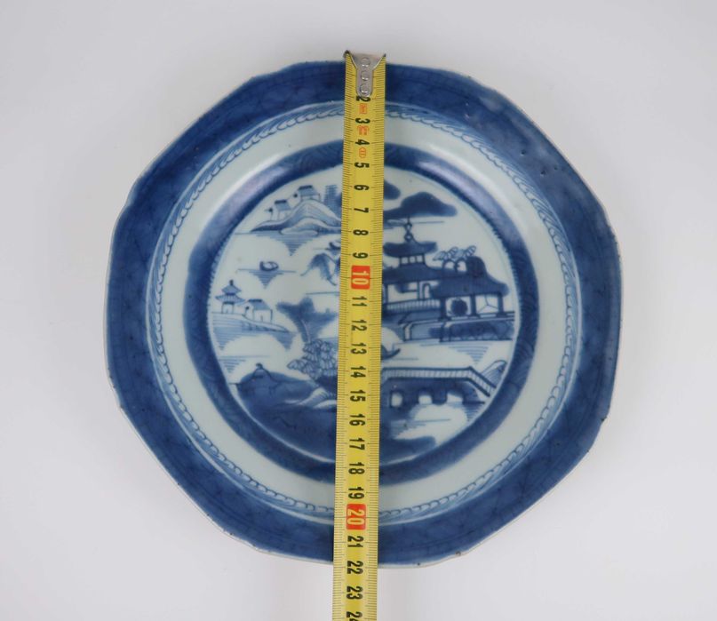 Prato Cantão porcelana da China Séc. XVIII