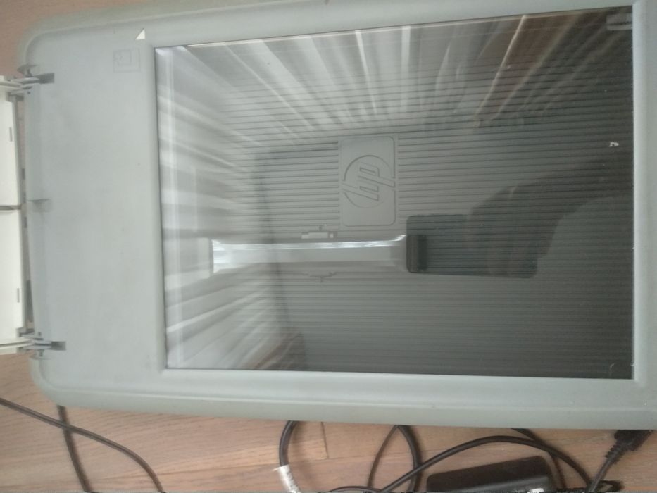 Сканер HP Scanjet G3010. Працює через підключення Windows XP та/або  7