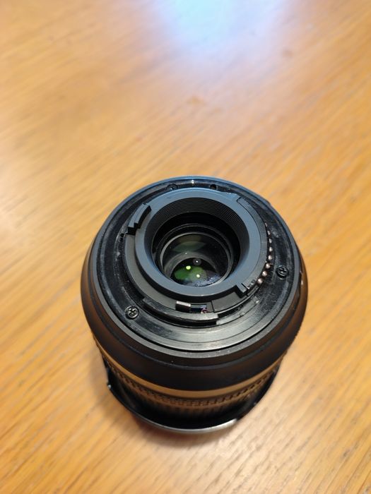 Sprzedam obiektyw  Nikon 18-105 VR -uszkodzony