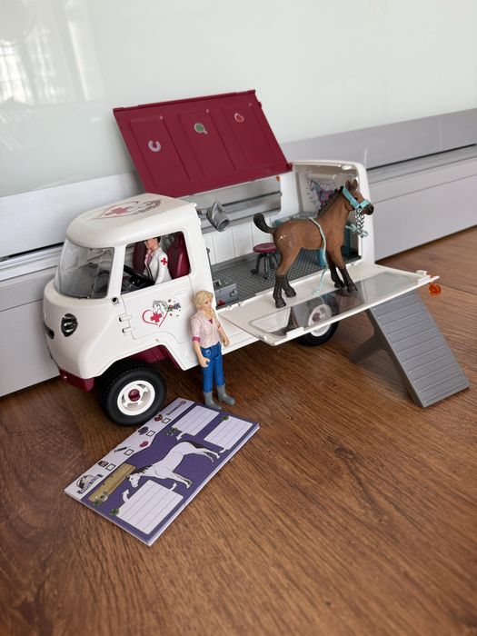 Samochod weterynaryjny firmy schleich