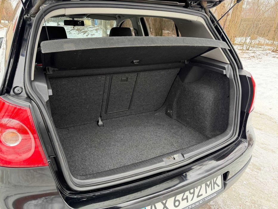 Продам  хорошего Фольксвагена Гольф-5