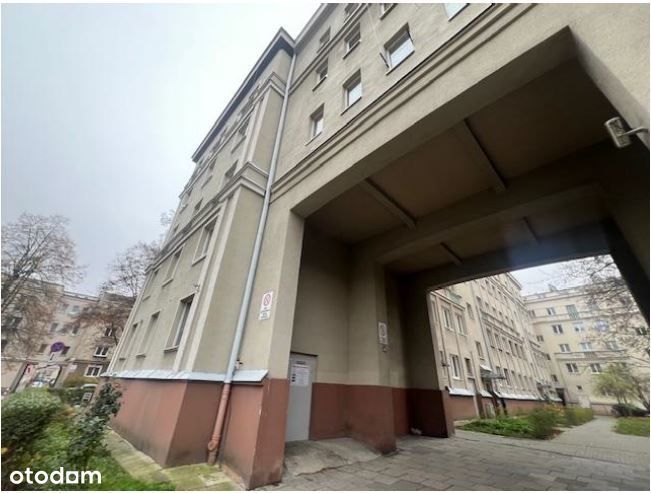 Małe mieszkanie w atrakcyjnym położeniu