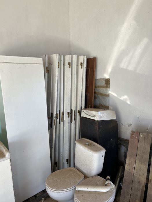 Loiças + armários de wc