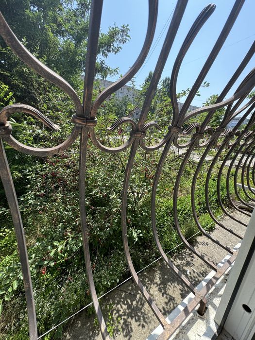 Квартира 3 кімнати в гарному стані.