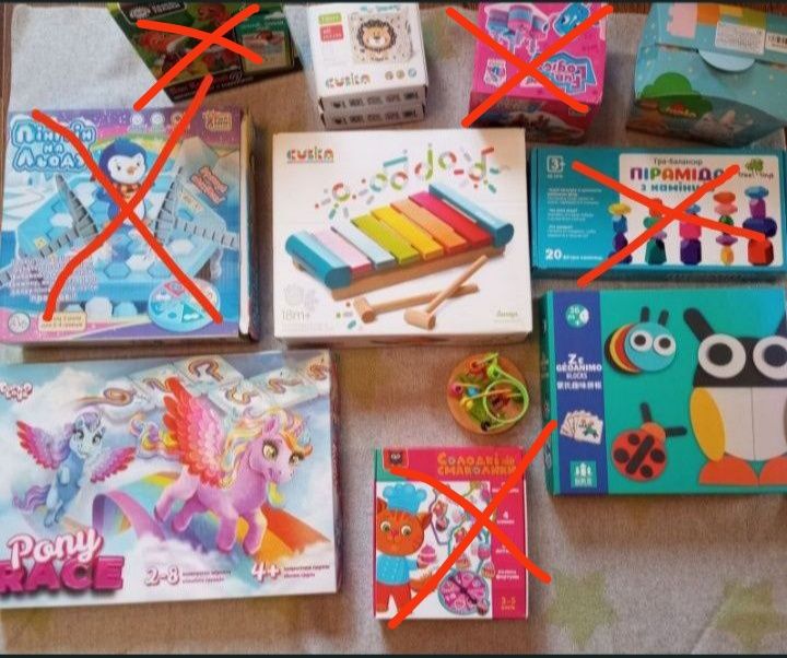 Іграшки,ігри  балансир, ксилофон,кубики,пінгвіни на льоді,танграм