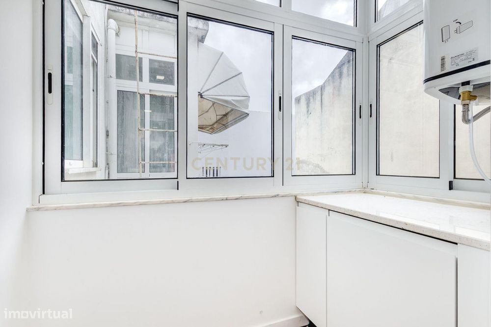 Apartamento T2, totalmente renovado.
