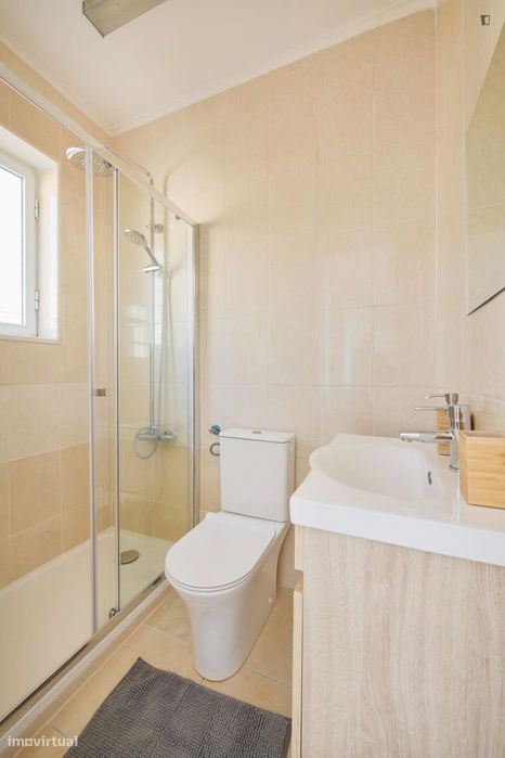 Quarto - localizado em Entrecampos Lisbon