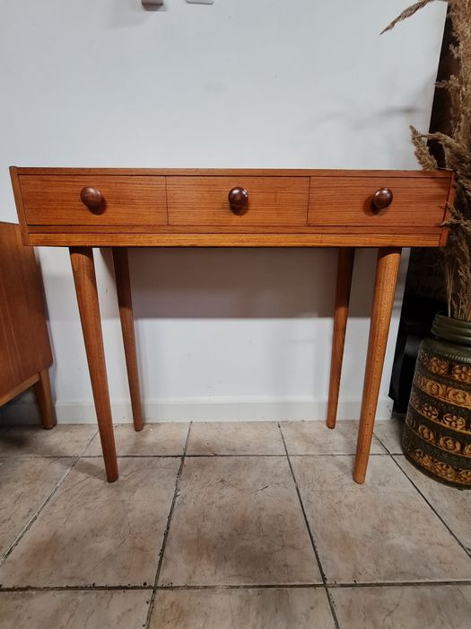 Konsola,małe biurko tekowe, skandynawski design, Szwecja lata 60,mid-c