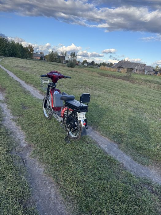 Елктро скутер велоспед збільшена батарея хватає на 100 км