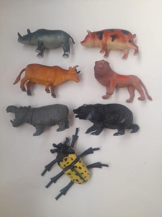 Игрушки 111 штук.Динозавры,драконы,змеи.