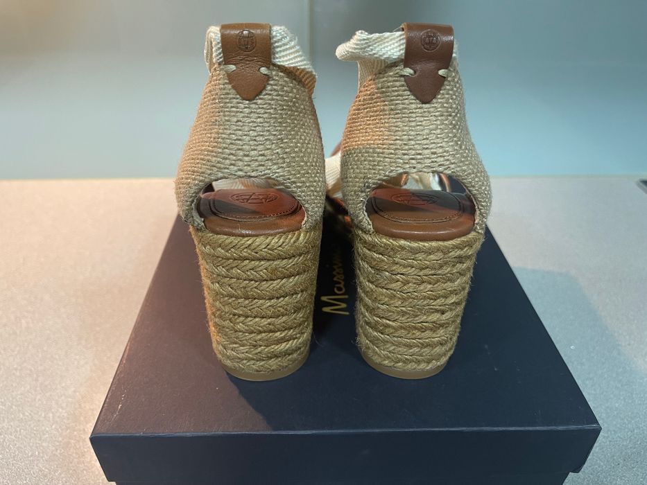 Sandálias Massimo Dutti