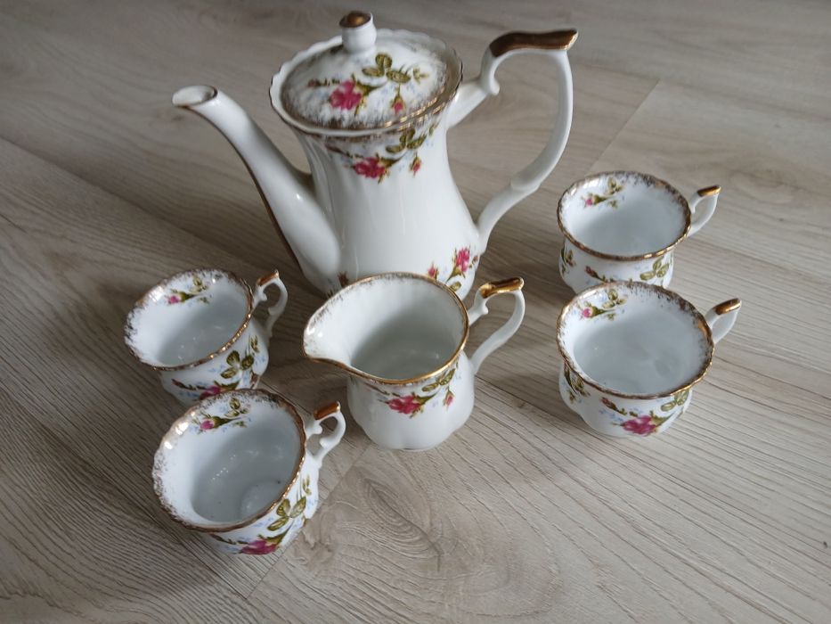 Iwona Chodzież zestaw Prl  porcelana