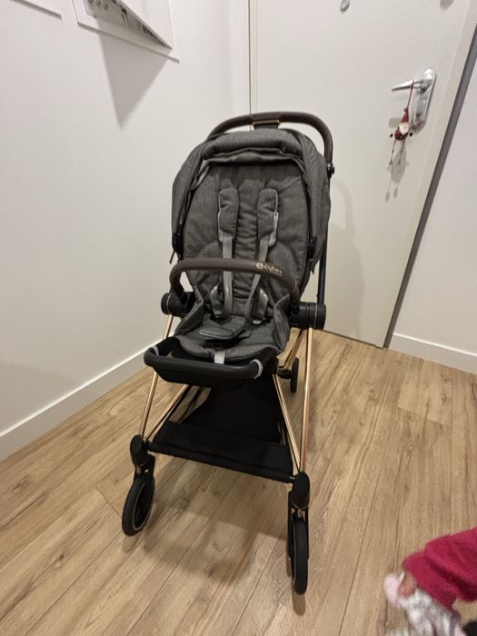 Vendo carrinho com ovo Cybex