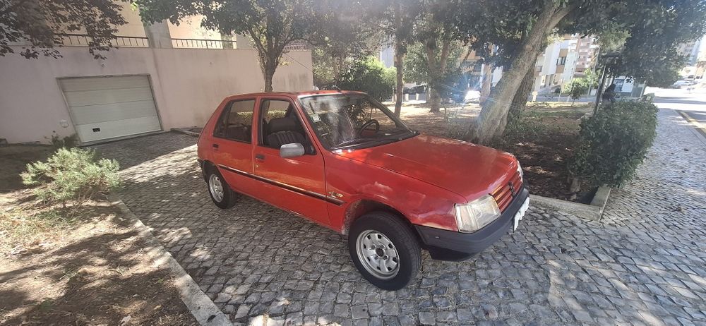 Vendo  Peugeot  205 color line  Pre clássico. foto 3