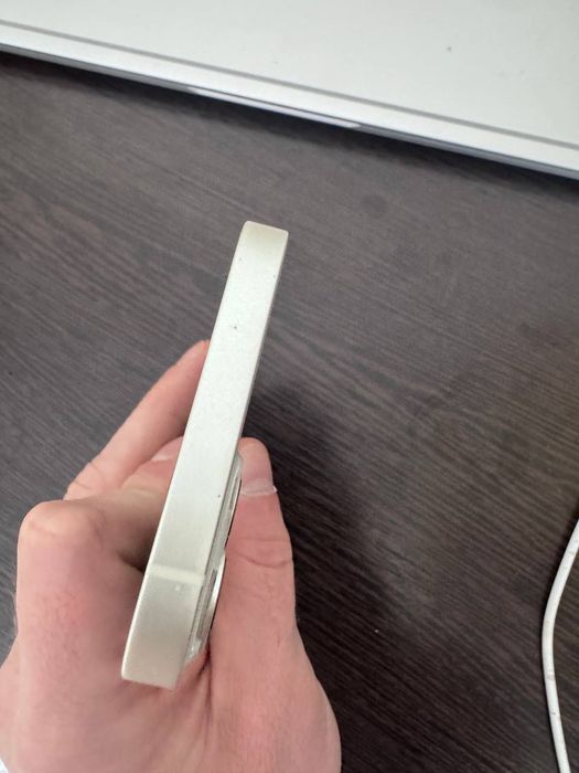 iPhone 13 вживане без ремонту