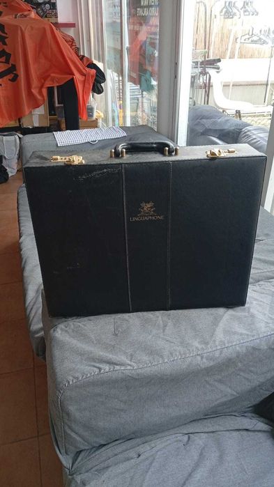 Lote 2 Malas Vintage: Flight Case c/ Rodas + Maleta Linguaphone