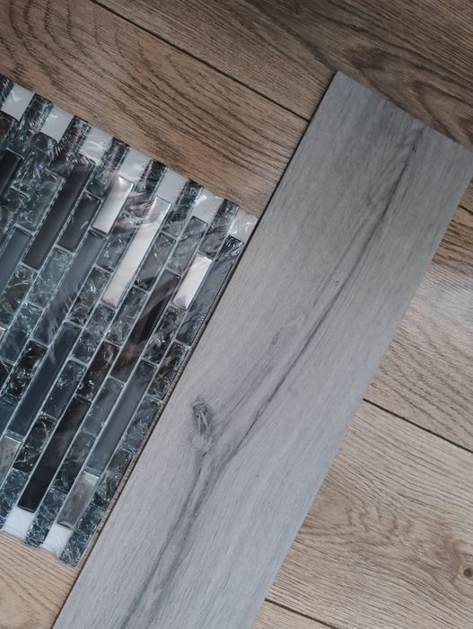 Sprzedam Płytki podłogowe i dekor