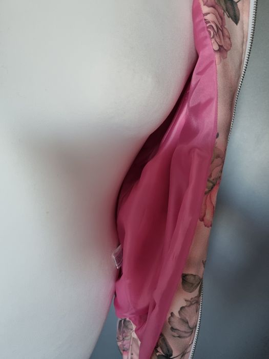 Kurtka bomberka róże damska