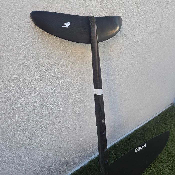 Foil F-One Phantom Carbon 1480 – Muito Bom Estado