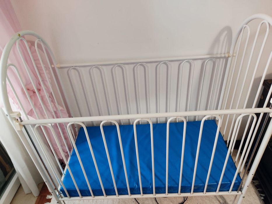 Berço bebé com colchão
