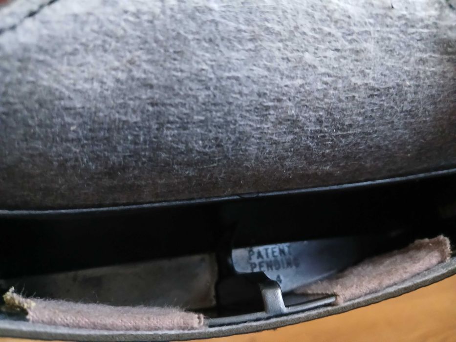 Кожаные  винтажные  чехлы  от  очков