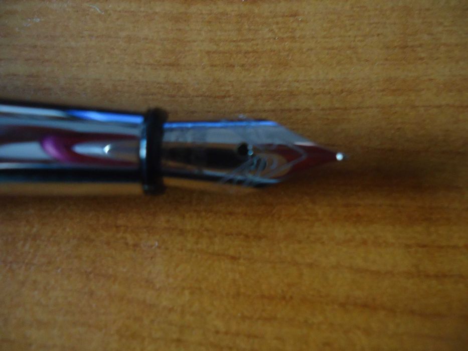 Conjunto de 8 Canetas de Coleção de Tinta Permanente - Novas