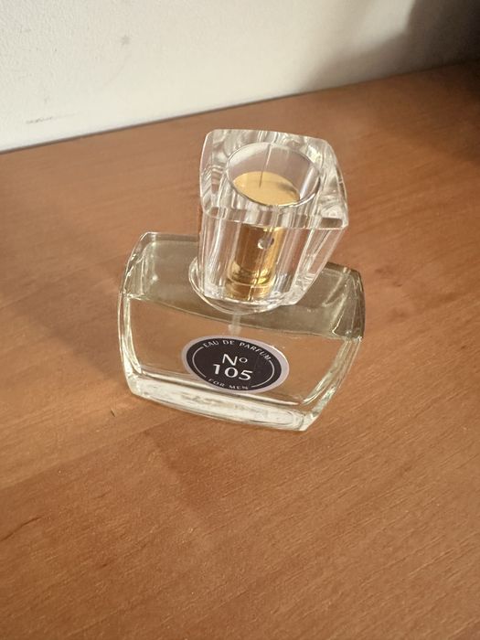 Piękny perfum męski