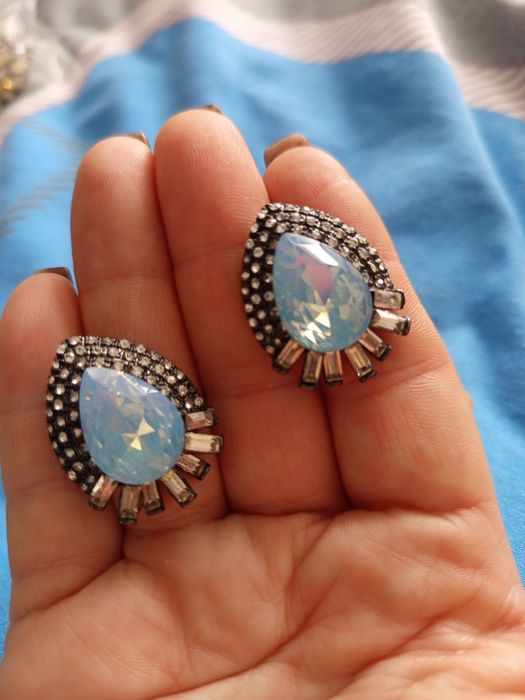 Сережки шикарні та брош біжутерія