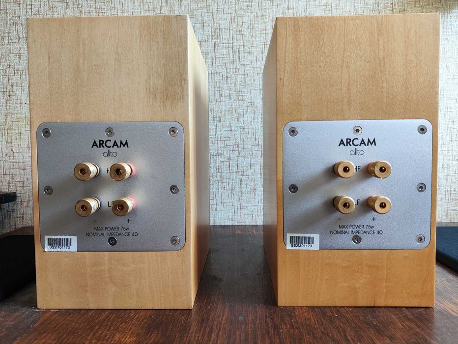 Dynaudio DM 2/7 Bowers Wilkins 685 Monitor Audio Silver S2 Arcam Alto