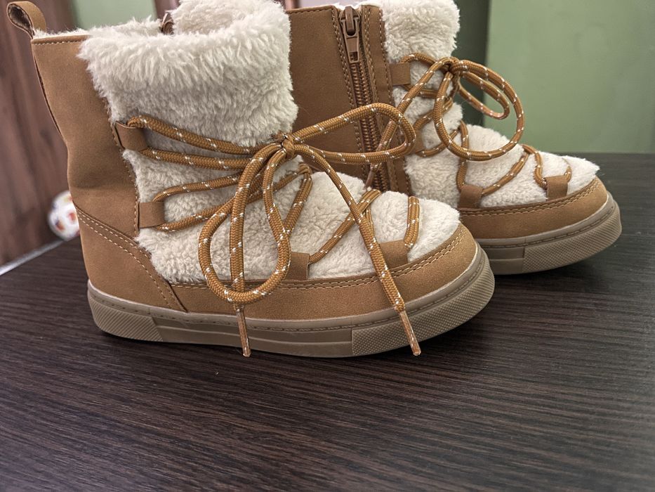 Чобітки для дівчинки