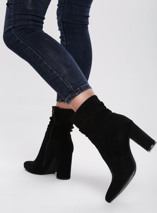 Piękne botki na słupku