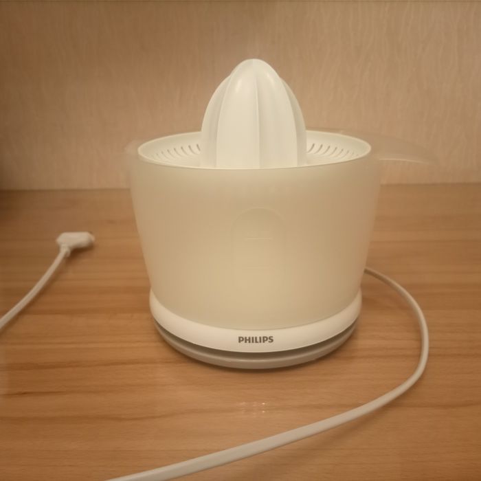 Продам соковитискач Philips HR2738/00