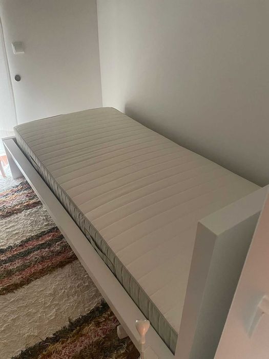 Cama Malm c/ colchão
