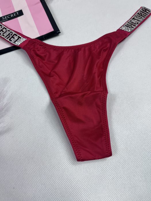 Czerwone majtki stringi z krysztalkami Victoria’s Secret rozmiar S