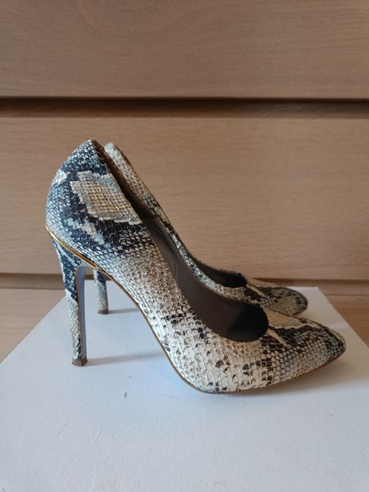 Szpilki skórzane Gino Rossi 38