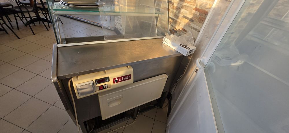Vitrine de frio  em pleno funcionamento