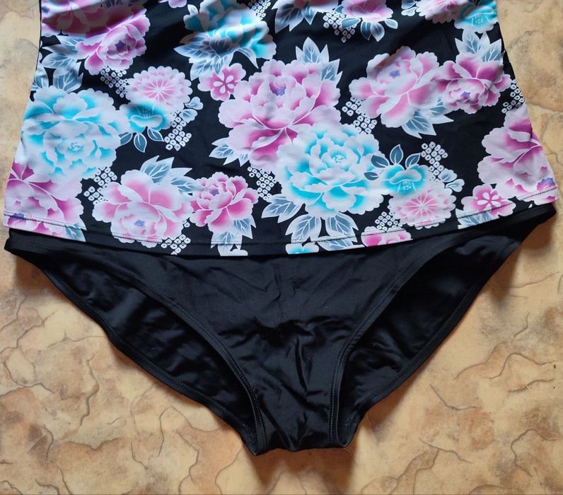 Цельный купальник 54